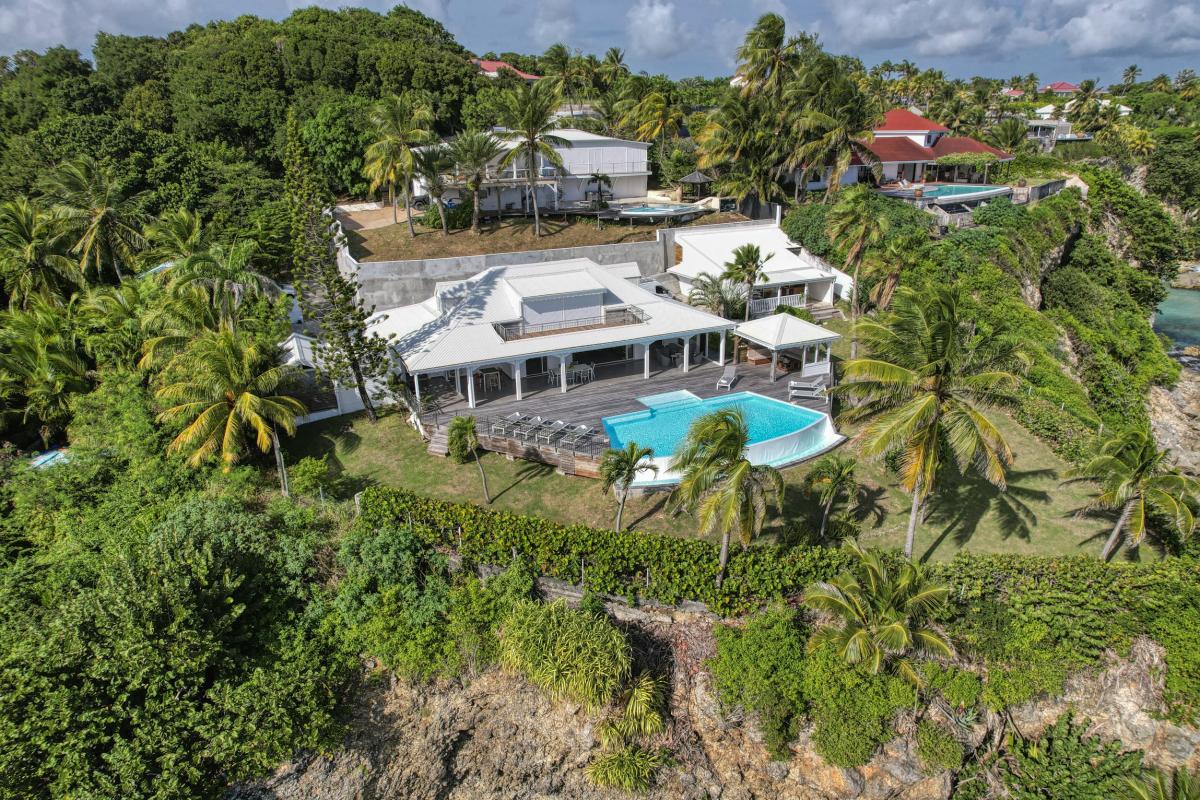 47.Location villa piscine Sainte Anne Guadeloupe_vue ensemble